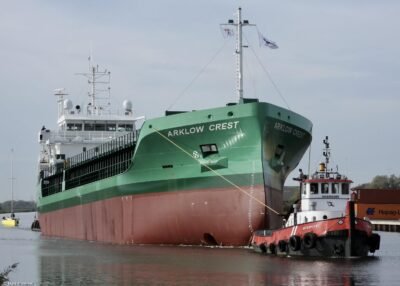 Arklow Crest in Eemskanaal underway from Westerbroek to Delfzijl, 28-10-2022