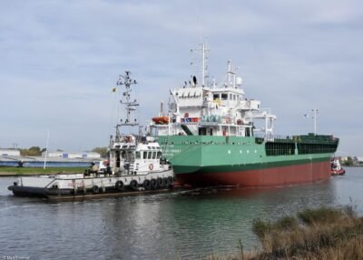 Arklow Crest in Eemskanaal underway from Westerbroek to Delfzijl, 28-10-2022