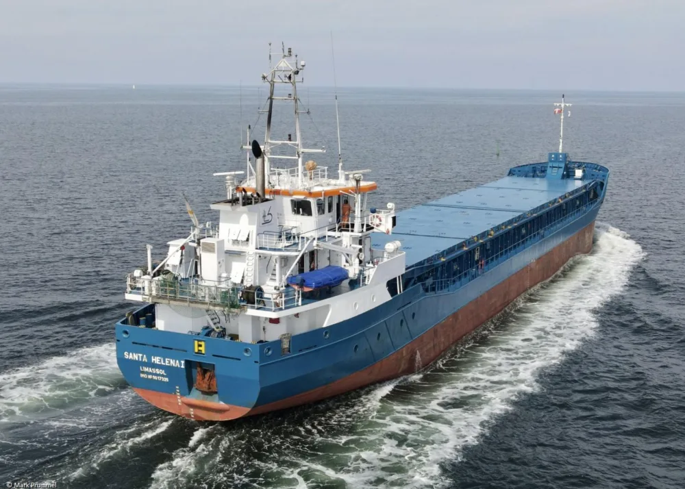 Santa Helena I passing Hundested, 17-08-2022