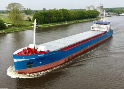 Ingrid B in Kiel Canal passing Hohenhörn, 21-05-2023