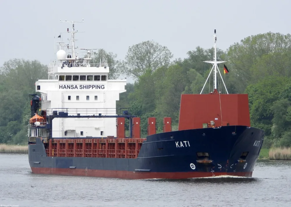 Kati in Kiel Canal passing Hochdonn, 21-05-2023