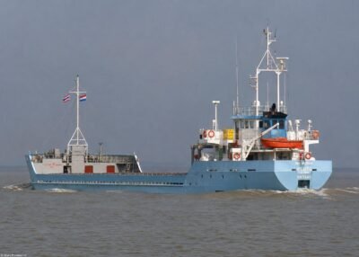 Pluto on river Scheldt passing Terneuzen, 30-08-2008