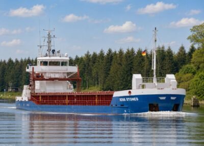 Rova Stones in Kiel Canal passing Breiholz, 15-05-2014