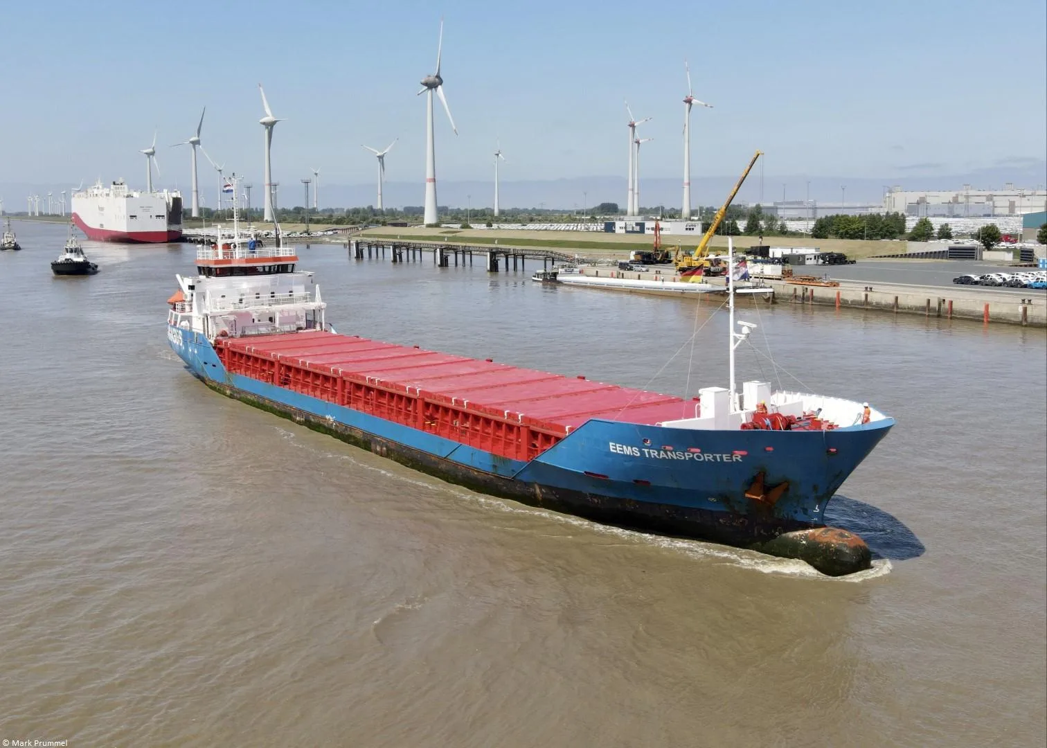 Eems Transporter on river Ems arriving in Emden, 07-06-2023 Eems Transporter on river Ems arriving in Emden, 07-06-2023