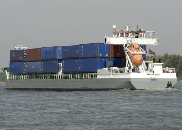 Pride of Veere on river Rhine passing Emmerich, 15-08-2009