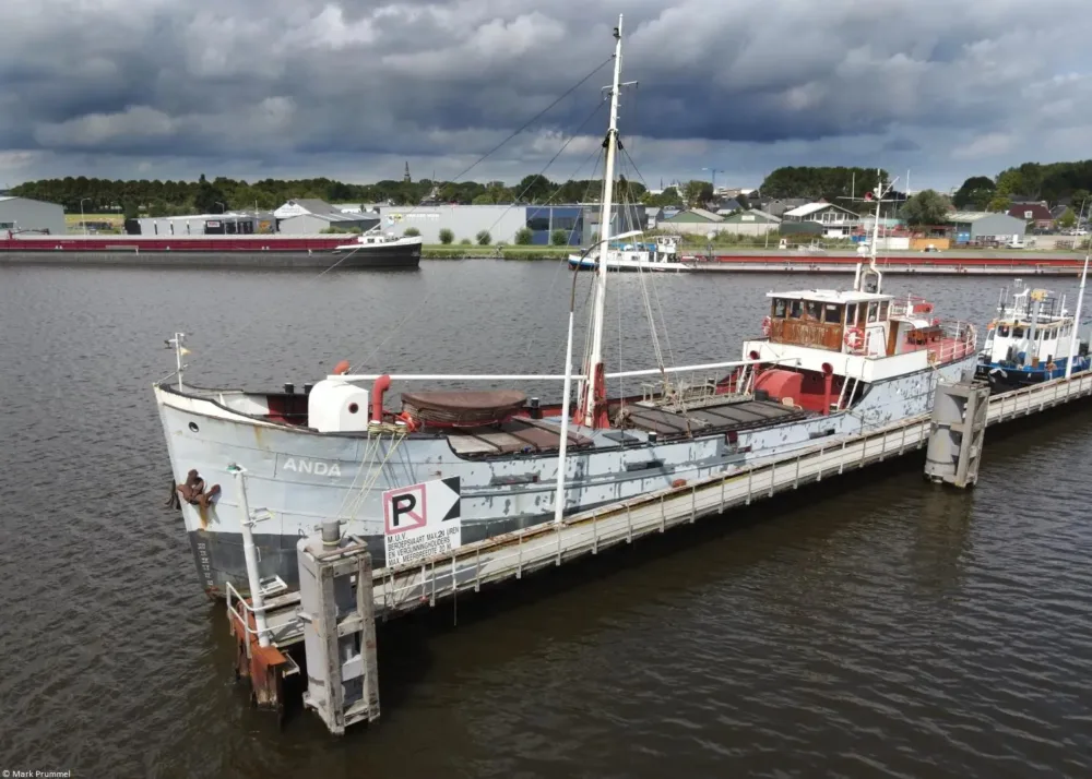 Anda moored at Farmsumerhaven in Delfzijl, 28-07-2023