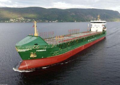 Fembria passing Svelvik, 21-06-2023