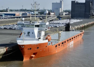 Lady Menna moored in Emden, 25-06-2023