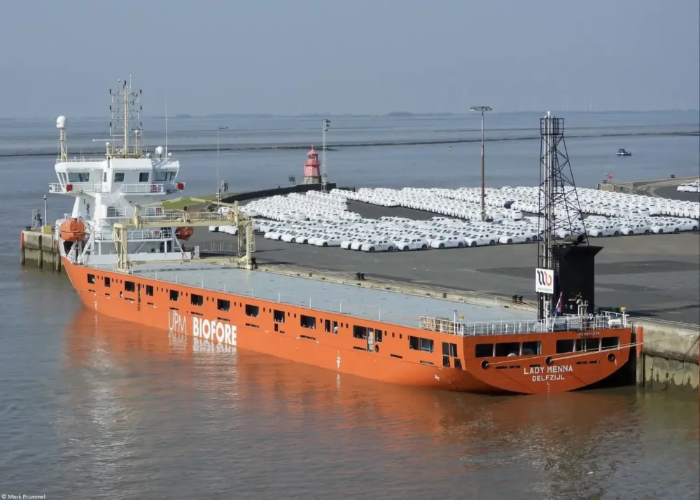 Lady Menna moored in Emden, 25-06-2023