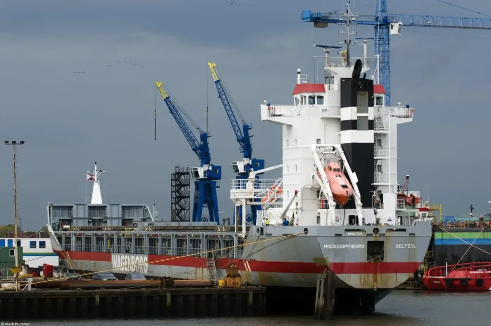 Mississippiborg moored in Delfzijl, 18-10-2012