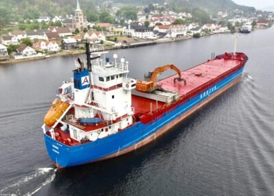 Norbris passing Svelvik, 21-06-2023