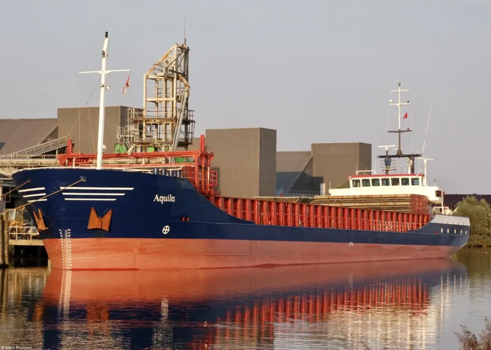 Aquila moored in Delfzijl, 11-09-2006