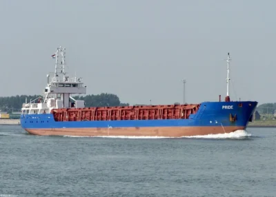 Pride inbound Rotterdam passing Hook of Holland, 18-08-2005