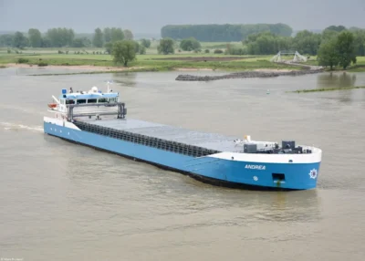 Andrea on river Waal passing Nijmegen, 20-05-2016