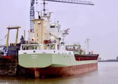 Pioneer at Niestern Sander in Delfzijl, 09-01-2004