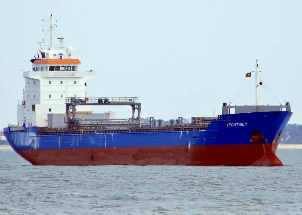 Vechtdiep anchored at Lisboa,12-04-2008