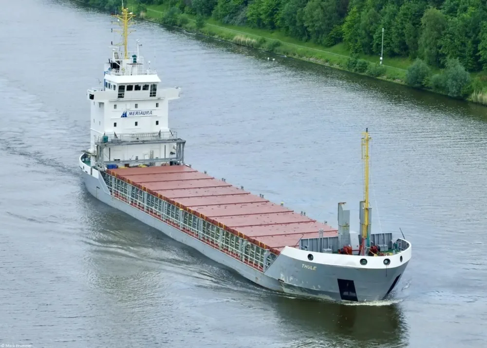 Thule in Kiel Canal passing Grunenthal, 29-05-2014
