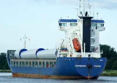 Veerseborg in Kiel Canal passing Breiholz, 29-05-2014
