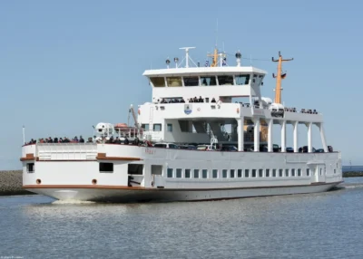 Frisia V arriving in Norddeich, 06-04-2015