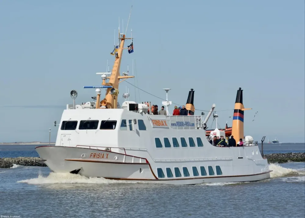 Frisia X arriving in Norddeich, 06-04-2015