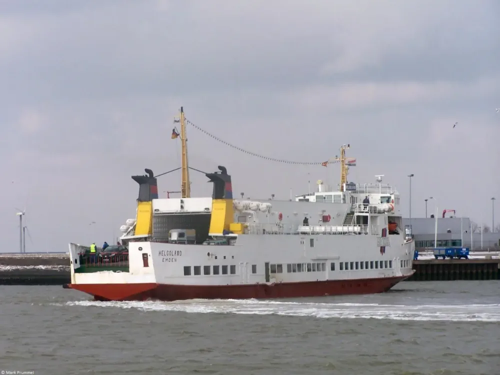 Helgoland arriving in Eemshaven, 11-03-2006