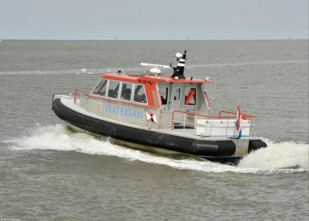 Plevier leaving Lauwersoog, 30-06-2023