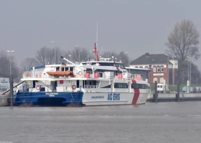 Polarstern moored in Emden, 16-04-2006