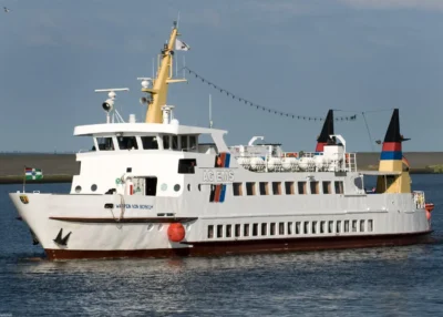 Wappen von Borkum arriving in Delfzijl, 04-07-2010