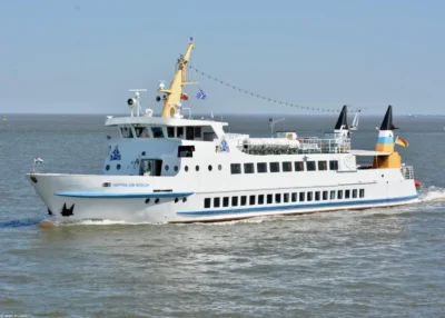 Wappen von Borkum departing from Cuxhaven to Neuwerk, 08-07-2023