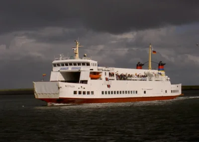 Westfalen arriving in Eemshaven, 02-04-2002
