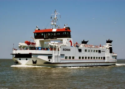 Monnik arriving in Lauwersoog, 02-07-2006