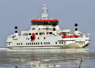 Oerd arriving in Holwerd, 01-05-2005