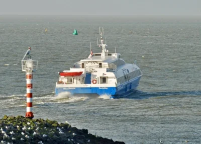 Willem Barentsz departing from Harlingen, 12-12-2008