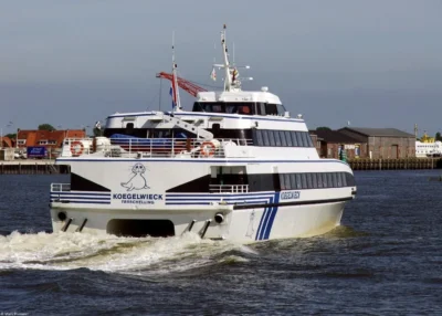 Koegelwieck arriving in Harlingen, 27-06-2005