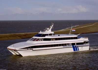Koegelwieck departing from Harlingen, 29-01-2004