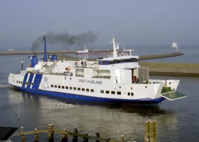 Oost-Vlieland arriving in Harlingen, 16-04-2004