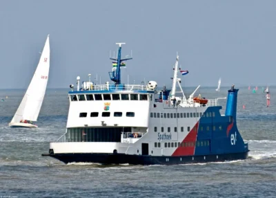 Spathoek arriving in Harlingen, 22-04-2012
