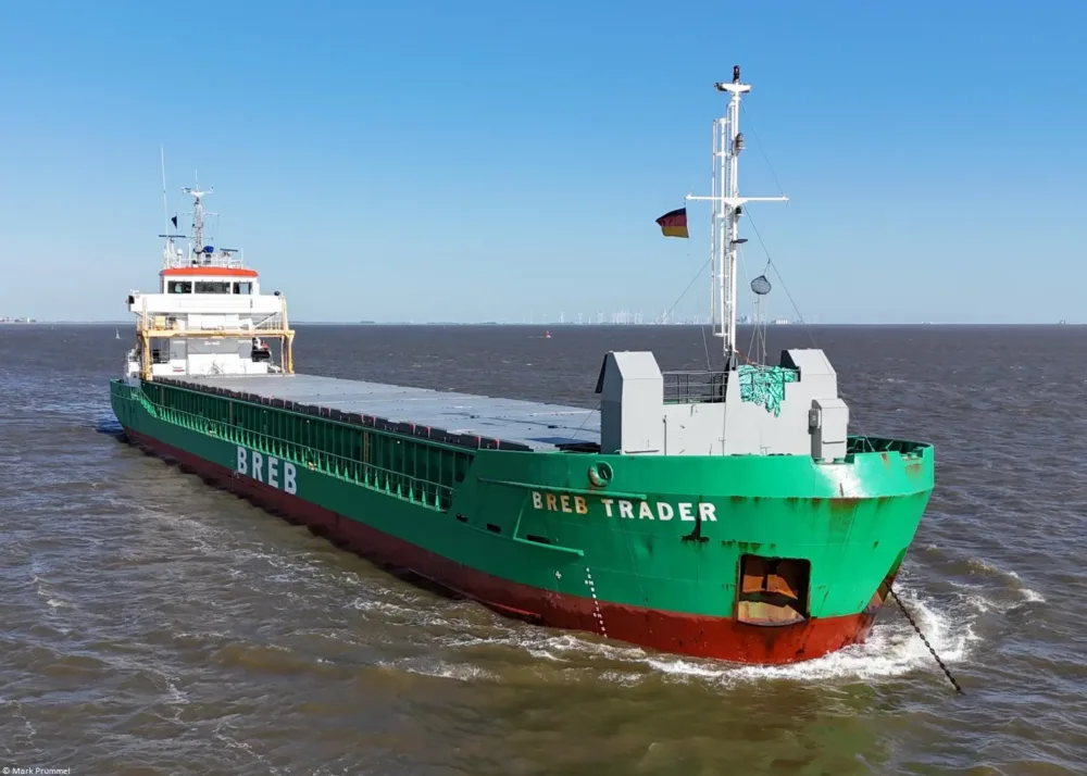Breb Trader anchored at Oterdum, 16-05-2024