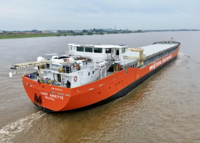 Lady Ariette on river Rhine passing Tolkamer, 24-05-2024