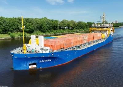 Sommen in Kiel Canal passing Schafstedt, 17-05-2024