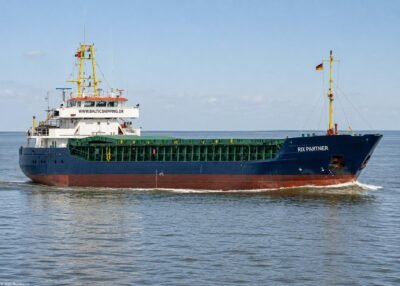 Rix Partner passing Cuxhaven, 30-07-2022