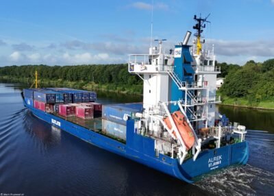 Alrek in Kiel Canal passing Oldenbüttel, 24-07-2024