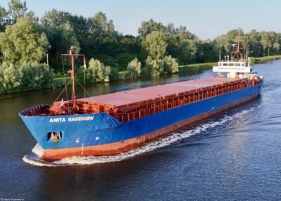 Anita Hagedorn in Kiel Canal passing Oldenbüttel, 24-07-2024