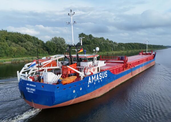 Eems Spirit in Kiel Canal passing Hohenhörn, 23-07-2024