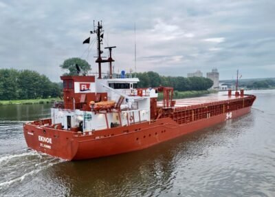Eknoe in Kiel Canal passing Hohenhörn, 26-07-2024