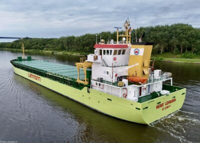 Heike Lehmann in Kiel Canal passing Hohenhörn, 25-07-2024