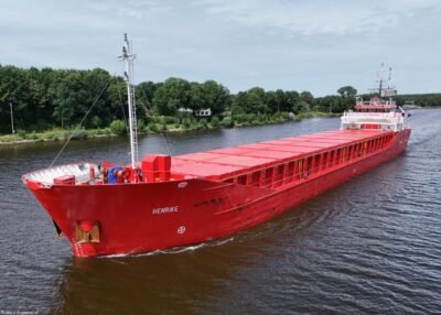 Henrike in Kiel Canal passing Burg, 25-07-2024