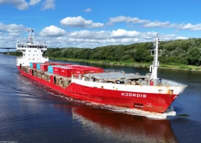 Hjördis in Kiel Canal passing Hohenhörn, 22-07-2024