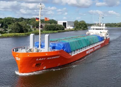 Lady Hanneke in Kiel Canal passing Rendsburg, 24-07-2024