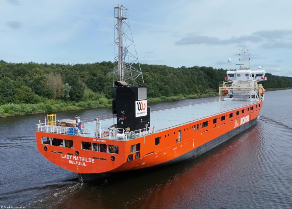 Lady Mathilde in Kiel Canal passing Hohenhörn, 25-07-2024